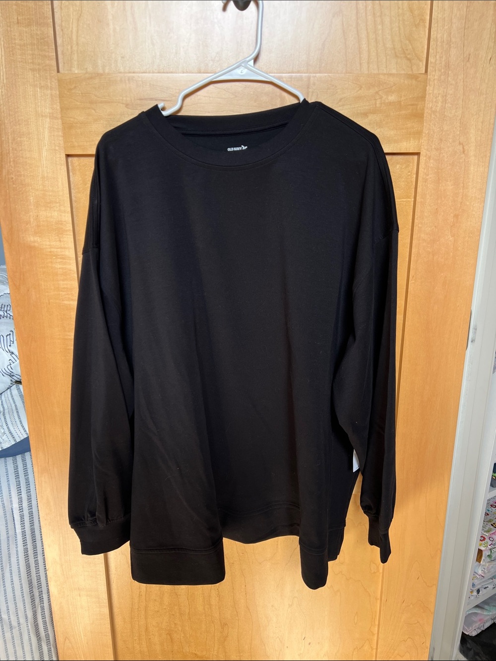NWT Old Navy Black Crewneck Sweatshirt